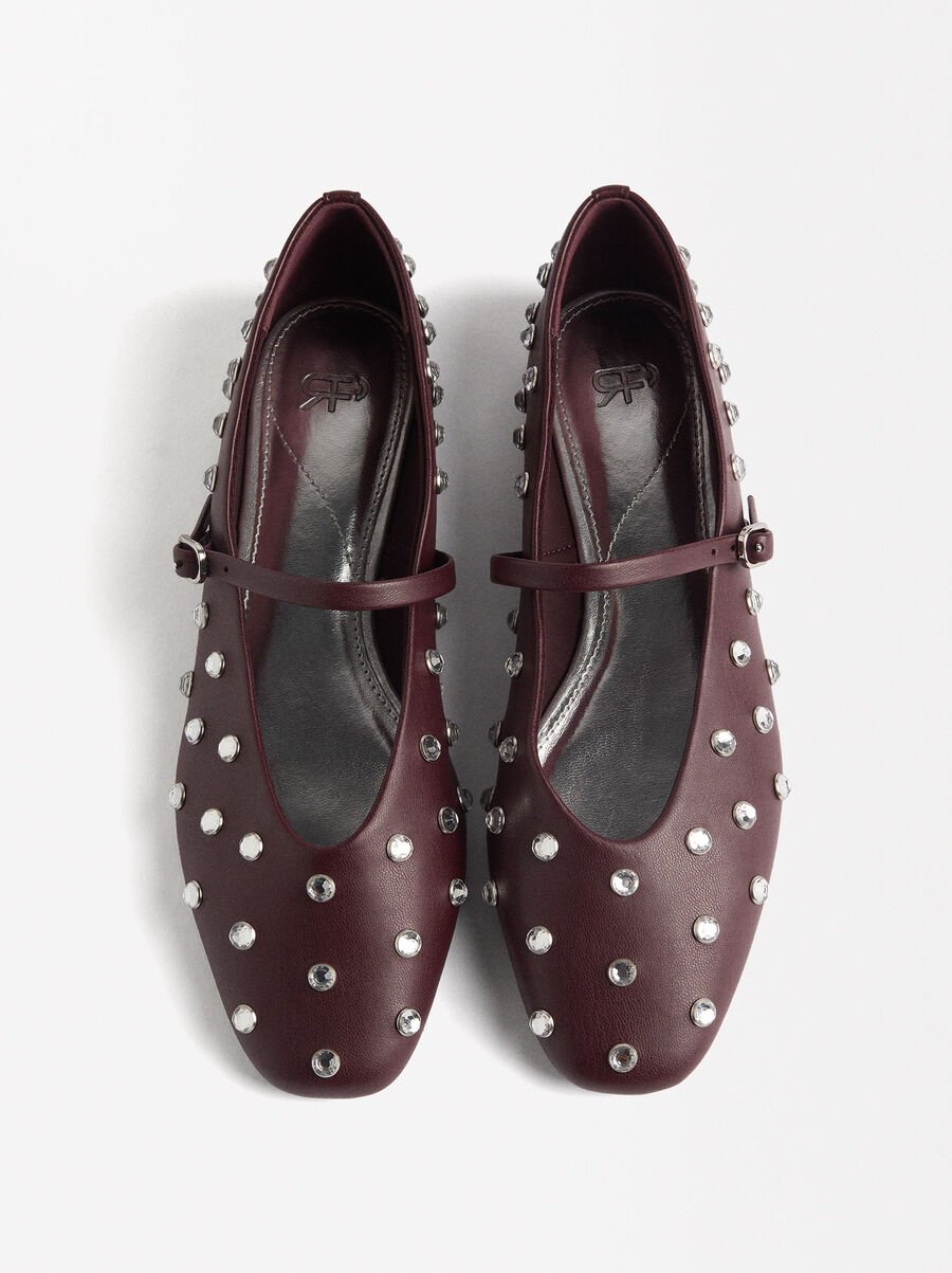 Shiny ballet flats