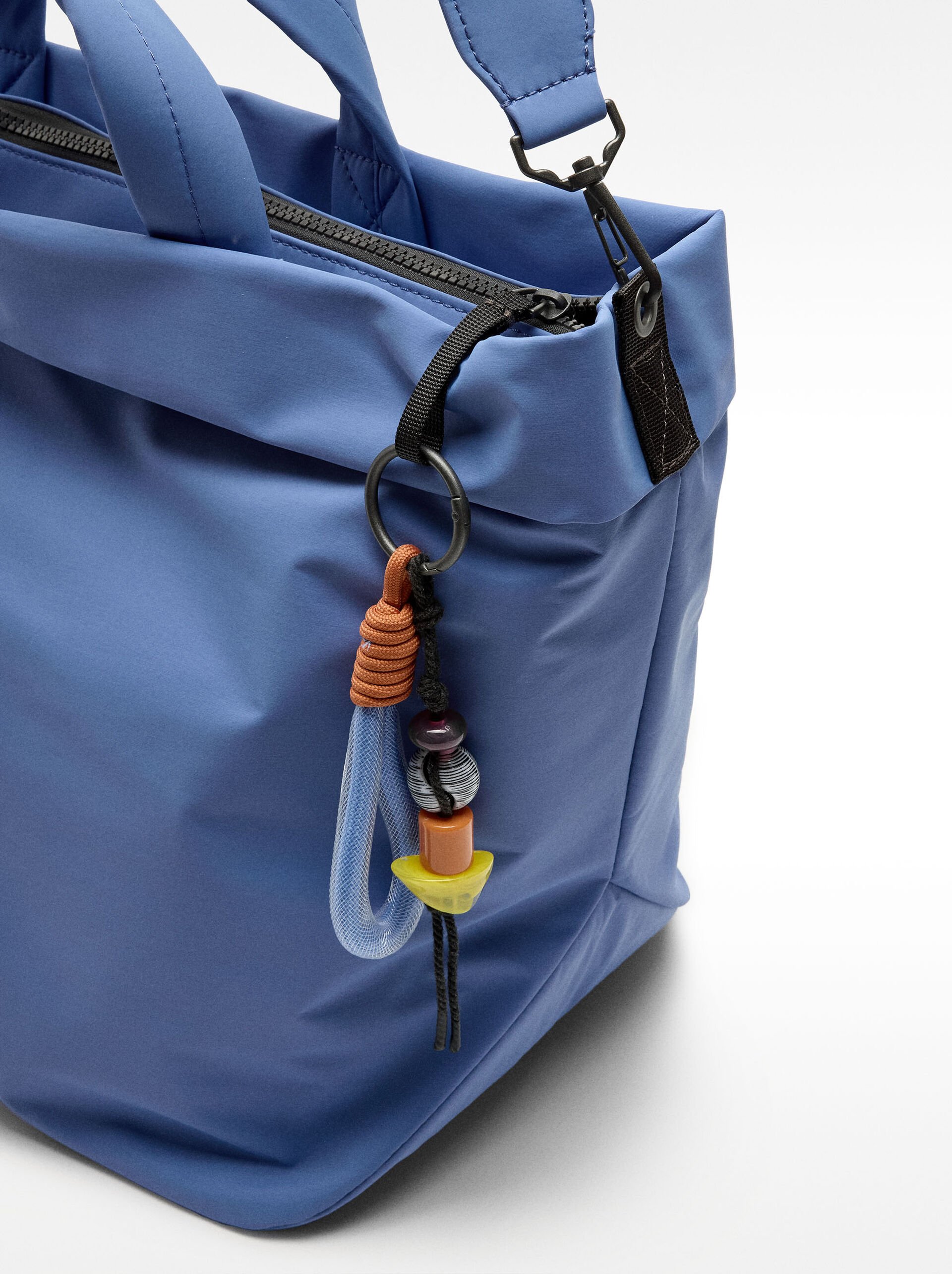 Nylon weekend bag image number 3.0