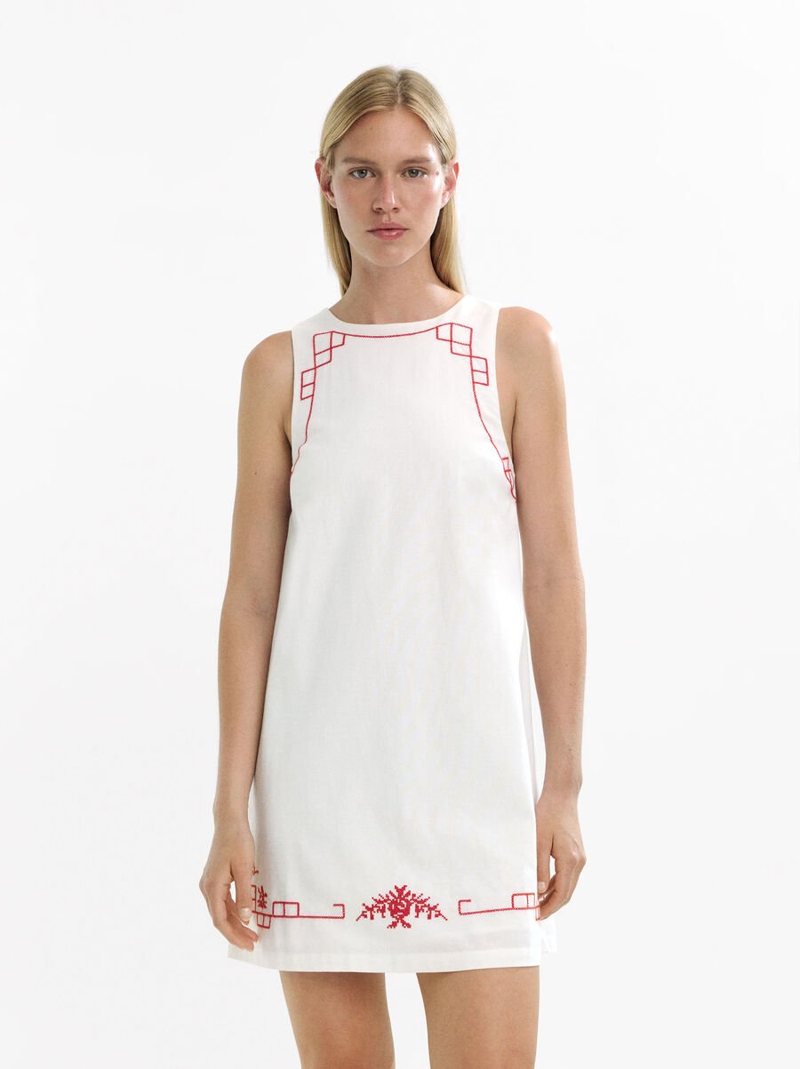 Short dress with embroidery
