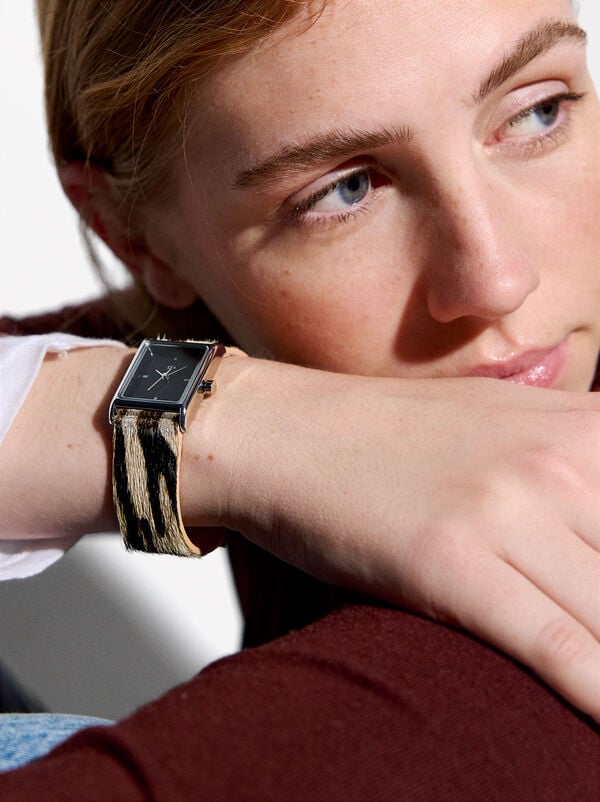 Leather strap watch