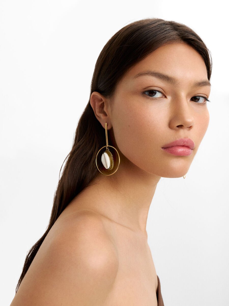 Bar earrings with hoop and shell