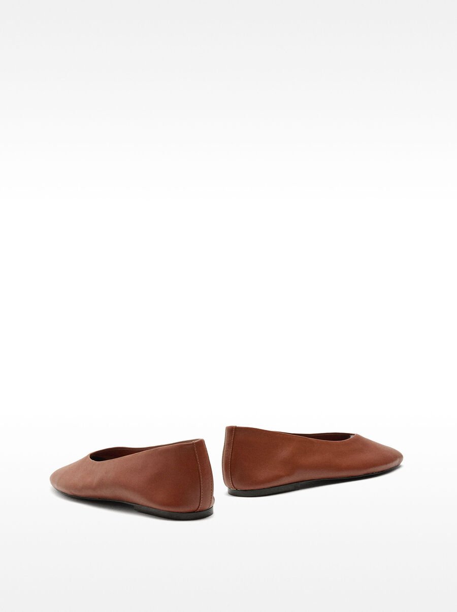 Plain leather ballet flats