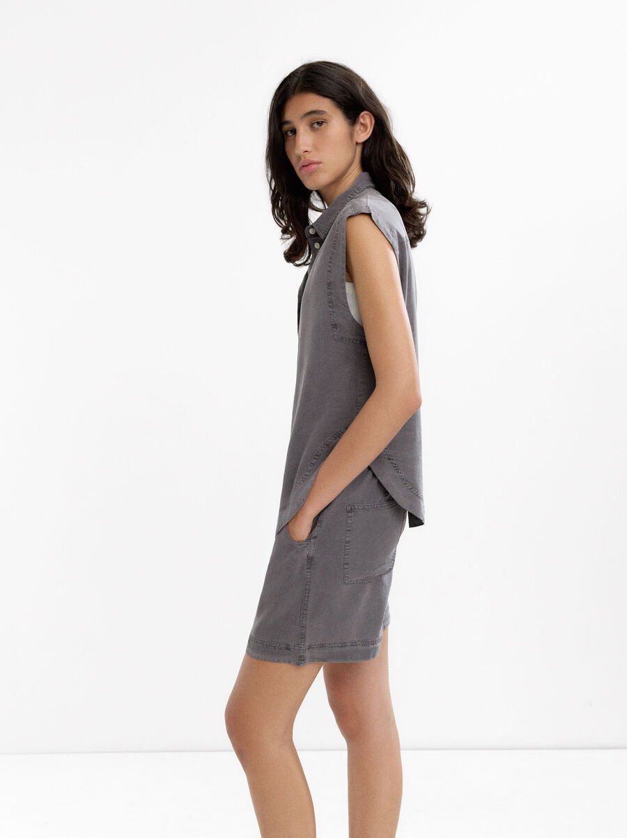 Sleeveless 100% lyocell shirt