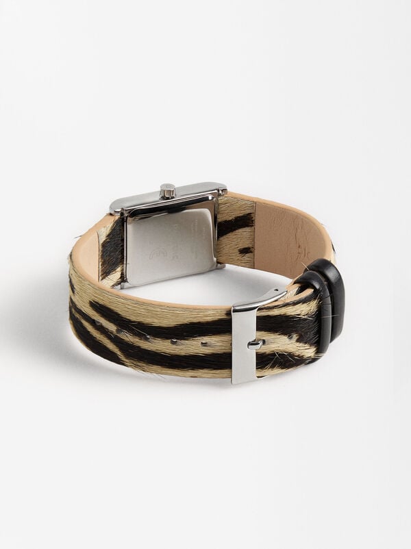 Leather strap watch
