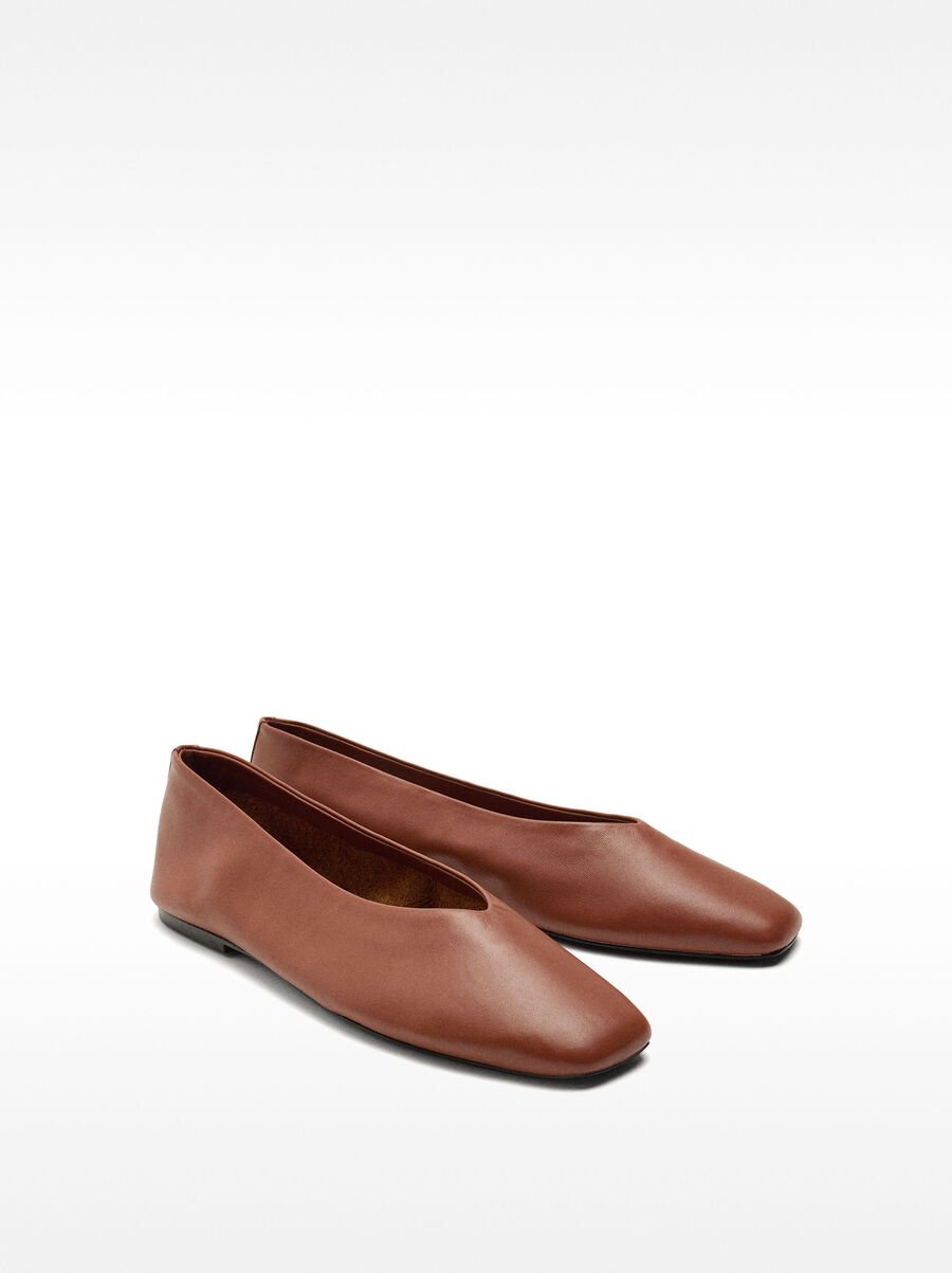 Plain leather ballet flats