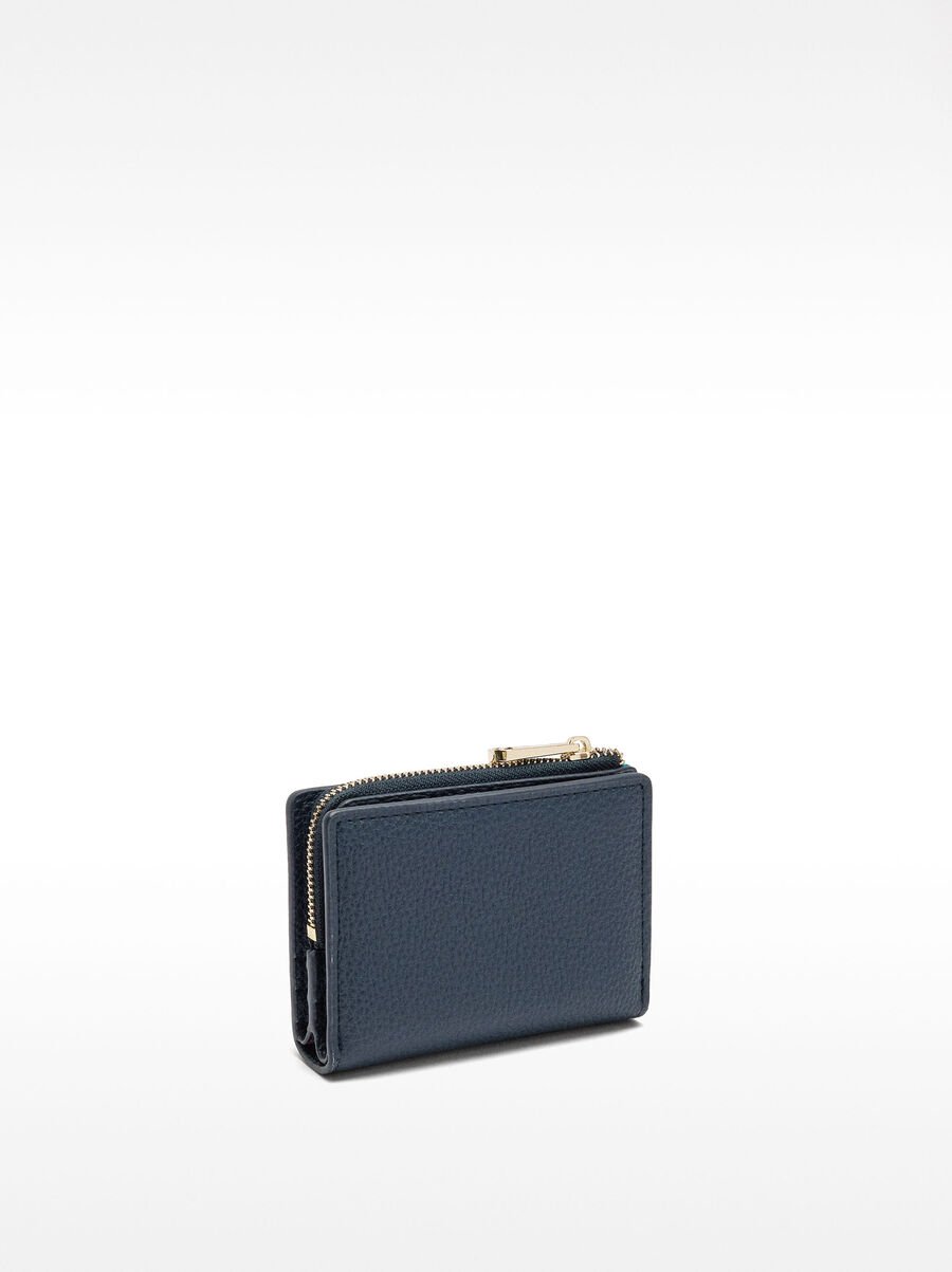 Basic textured wallet