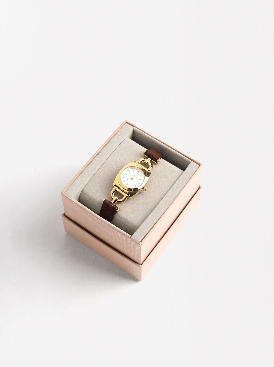 Textured bracelet watch
